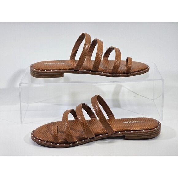 CS Women's 7.5 Cushionaire Tess Toe Loop Thong Sandal +Memory Foam in Tan EUC - Picture 2 of 7